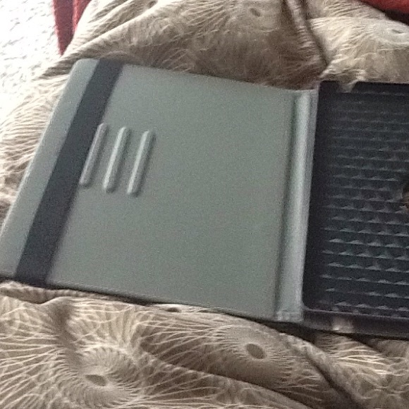 Leather iPad case for 9.7-inch iPad - Picture 2 of 3